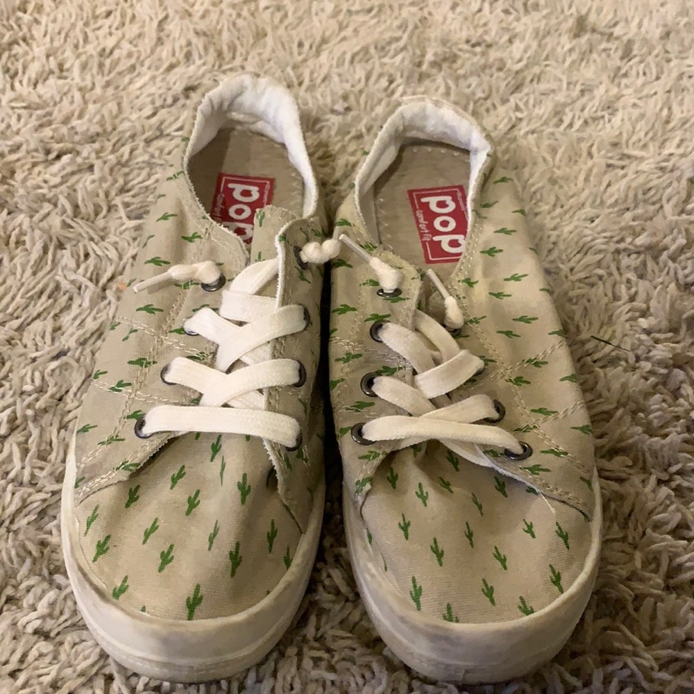Warm tan cactus causal shoes